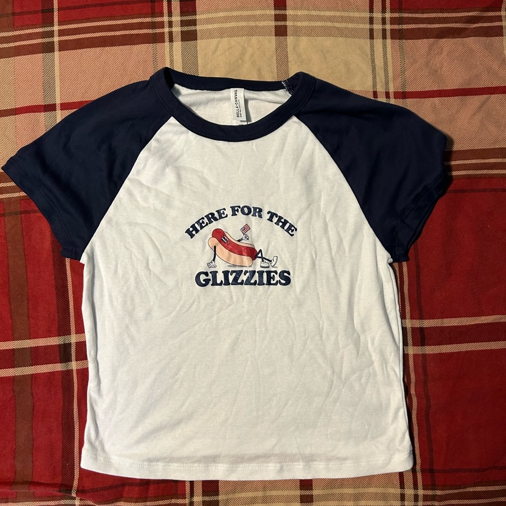 Casual Navy and White Graphic Crop Top